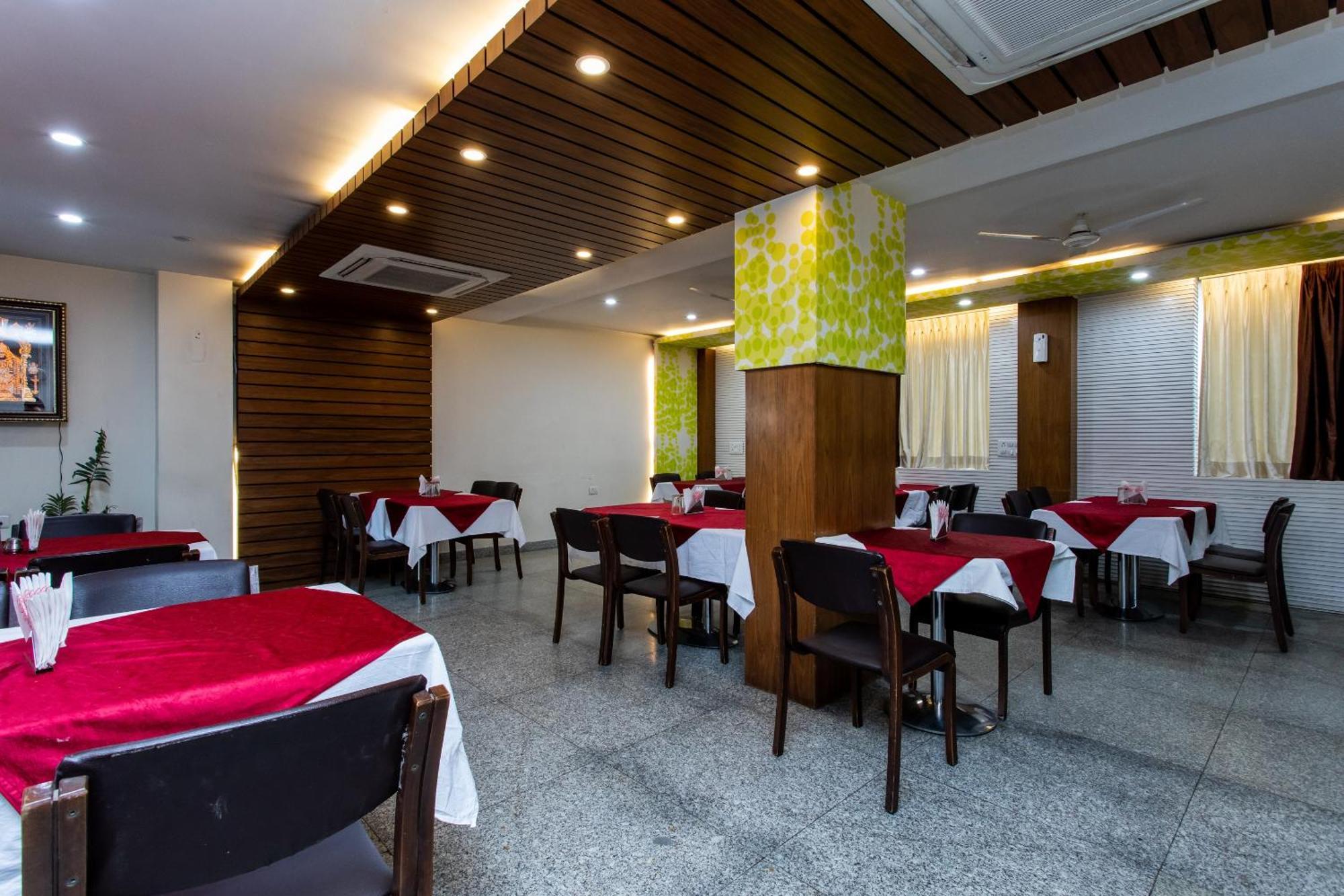 Super Hotel O Mohit Regency Bhopal Exteriör bild