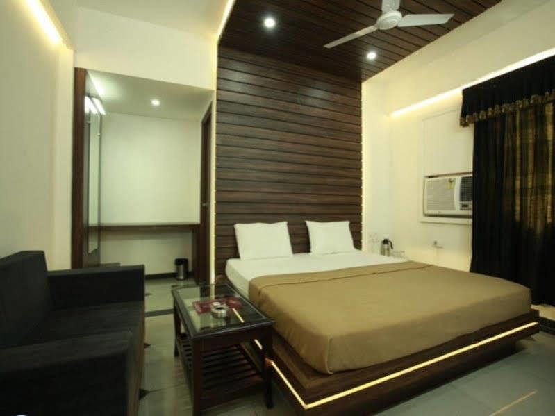 Super Hotel O Mohit Regency Bhopal Exteriör bild